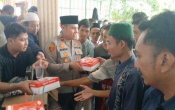 Peduli Sesama, Polsek Tambora Berbagi Lewat Program Jumat Berkah