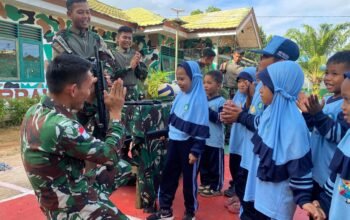 Kenalkan Profesi TNI, Satgas Pamtas Yonarmed 11 Kostrad Terima Kunjungan Outing Class Paud Tunas Mulia