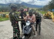 Minggu Kasih Buaya Putih Kostrad Berbagi Makanan