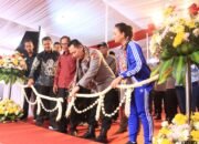 Kapolri Resmikan Pengerasan Jalan dan Saluran Irigasi serta Serahkan Bantuan Sosial di Desa Garongan