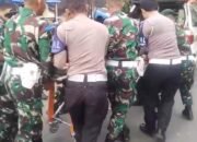 TNI POLRI SOLID MEMBANTU KORBAN KECELAKAAN LALULINTAS DI JALAN RAYA SADANG- SUBANG