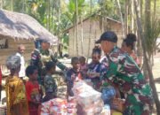 Sebagai Bentuk Kepedulian dan Tali Asih di Perbatasan Papua, Satgas Yonif 131/BRS Bagikan Sembako di Kampung Kalilapar