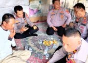 Kapolsek Babelan Kompol Judika Sinaga Sambangi Warga Desa Muarabakti yang Pekaranganya di jadikan Tempat Budidaya Ikan