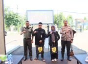 Baksos Polri Presisi, Polres Kediri Kota Bagikan Paket Sembako untuk Mahasiswa dan Warga