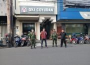 Babinsa Jayengan Amankan Ibadah Minggu Pagi