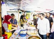 Bupati Eka Putra SE . MM . Kunjungi Pasa Pabukoan (Pasar Kuliner) di Batu Sangkar .