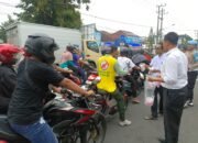 Semangat Ramadhan, Polres Kediri Kota Berbagi Takjil Pada Masyarakat Pengguna Jalan