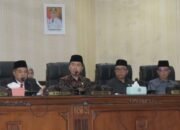 Bupati Agam Serta Didampingi Wakil Bupati Menyampaikan Pidato Perdana Dalam Rapat Paripurna DPRD