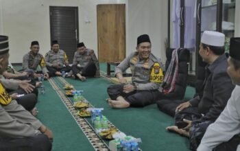 Tarawih Ramadhan Keliling Kapolres Blitar Ajak Warga Jaga Kamtibmas