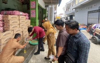 Ramai, Polres Blitar Kota Sidak Produk Minyak Kita Di Beberapa Pasar Tradisional