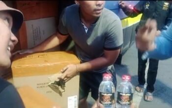 Polisi Berhasil Gagalkan Penyelundupan Ribuan Botol Miras Ilegal di Banyuwangi