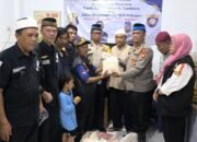 Jalin Kebersamaan, Kanit Binmas Tambora Buka Puasa Bersama Pokdar Kamtibmas dan Berikan Bantuan Beras