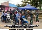 Satgas Pamtas Yonarmed 11 Kostrad Bagikan Takjil kepada Masyarakat di Perbatasan