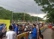 Ramadhan Berkah, Polres Pelabuhan Tanjung Perak Gandeng PMII Berbagi Takjil di Suramadu