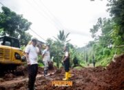 Tinjau Lokasi Terdampak Bencana Pasca Hujan Deras, Bupati Gencarkan Upaya Penanganan Pasca Banjir dan Normalisasi Sungai