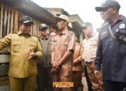 Tinjau Warga di Desa Sukajaya Lempasing, Pj Gubernur Lampung Bersama Sekda Pesawaran Rumuskan Antisipasi Bencana Banjir