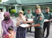 Kodim BoyolalSerahkan Zakat Fitrah Pada  Penerima zakat