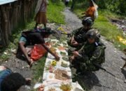 Satgas TNI Laksanakan Kegiatan Penguatan Ekonomi Warga