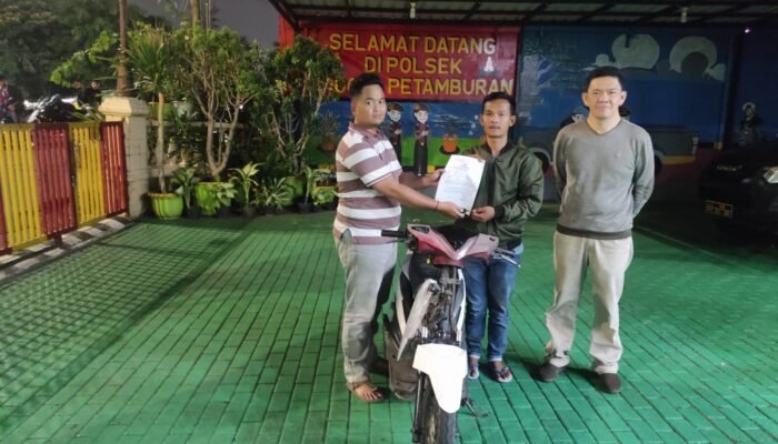 Lapor Motor Hilang, Warga Grogol Petamburan Tak Menyangka Akan Ditemukan Secepat Ini. Respon Cepat Polsek Grogol Petamburan, Motor Warga Grogol Petamburan Yang Hilang Kembali dalam Waktu Kurang dari 24 jam