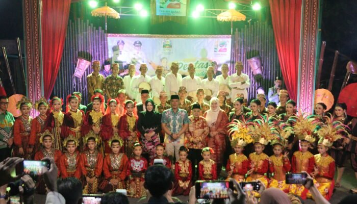 Pentas Seni Dan Budaya Kabupapaten Pesisir Barat Resmi Di Tutup Oleh Bupati Pesisir Barat