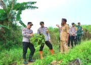 Gelorakan Swasembada Pangan, Kapolres Ngawi Beri Motivasi Petani Edamame