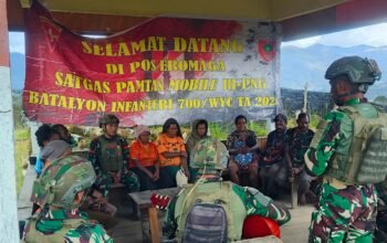 Satgas TNI di Pos Eromaga: Mengukuhkan Kebersamaan dengan Ibadah Mingguan Bersama Warga Kristen Kampung Eronggobak