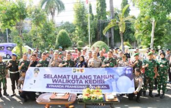 Surprise Ulang Tahun Penuh Haru untuk Wali Kota Kediri dari TNI-Polri