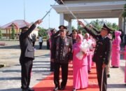 Dua Personel Polres Kayong Utara Jalani Wisuda Purna Bhakti dengan Penuh Khidmat.