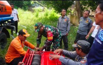 Babinsa Joyotakan Gandeng BPBD dan Linmas Simulasi Penanggulangan Bencana
