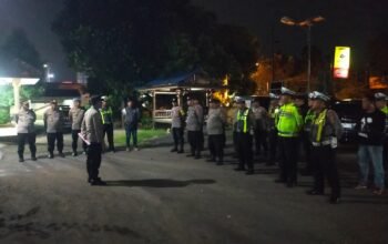 Kunjungi SMADATARA, Kapolda Jatim : ‘Negara Maju adalah Negara yang Diisi Generasi Disiplin dan Berkarakter’