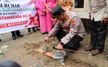 Peletakan Batu Pertama, Polres Langkat dan Baznas Kab. Langkat Bangun Harapan Lewat Bedah Rumah Ibu Jami’ah yang Terdampak Kebakaran