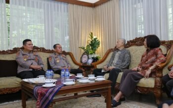 Anjangsana HUT Bhayangkara ke-79, Polri Kunjungi Mantan Kapolri Jenderal (Purn) Roesdihardjo