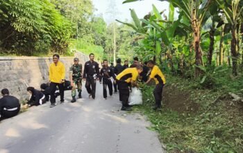 Polres Blitar Kota Gandeng Perguruan Silat Bersihkan Lingkungan Sambut Hari Bhayangkara ke-79