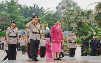 Jelang Hari Bhayangkara, Kapolri Ziarah ke Makam BJ Habibie hingga Hoegeng