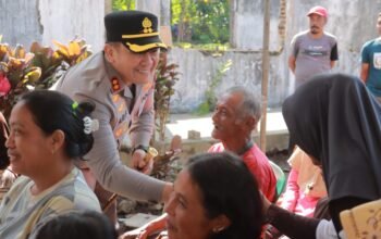 Sambut Hari Bhayangkara ke – 79 Polres Blitar Salurkan Bantuan Sosial Warga Kampung Baru