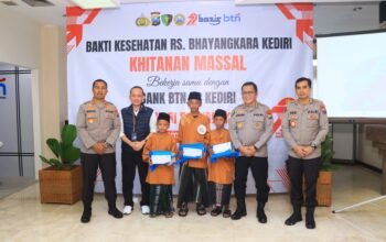 Sambut Hari Bhayangkara 79, Polres Kediri Kota Bersama RS Bhayangkara Kediri Dan Bank BTN Gelar Khitanan Gratis 