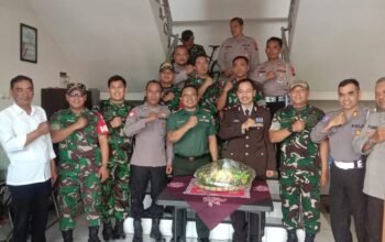 Wujud Sinergitas, Koramil 03/Serengan Kunjungi Mapolsek Serengan Ucapkan HUT Bhayangkara Ke – 79