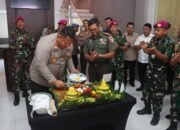 Hadiah HUT Bhayangkara ke-79, TNI Berikan Kejutan Tumpeng Kepada Kapolres Pasuruan