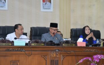 DPRD Kabupaten Agam Menggelar Rapat Paripurna Dengan Agenda Penyampaian Nota Jawaban Bupati Terhadap Ranperda Tentang RPJMD Kabupaten Agam Tahun 2025-2029, Rabu (2/7) di Aula Utama DPRD