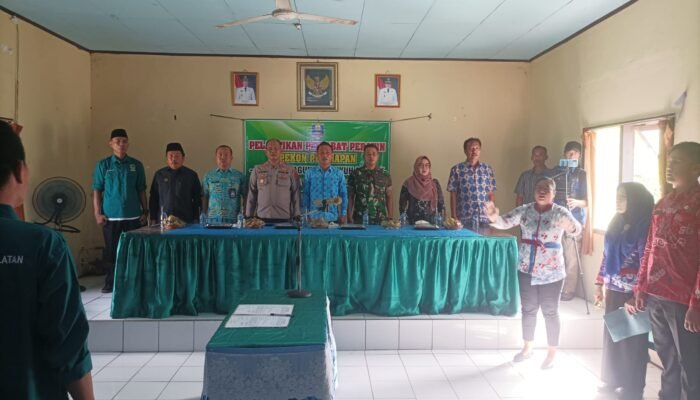 Camat Pesisir Selatan Lantik Pj Peratin Pekon Persiapan Kunyaian Agung dan Pekon Persiapan Cukuh Bunjak Berikut Namanya