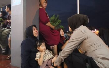 Beri Trauma Healing, Polwan Polresta Banyuwangi Dampingi Korban Selamat KMP Tunu Pratama Jaya