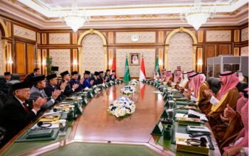 Presiden Republik Indonesia Prabowo Subianto Melakukan Pertemuan dengan Putra Mahkota Kerajaan Arab Saudi.