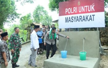 Polri Untuk Masyarakat : Polres Bangkalan Beri Bantuan Sumur Bor Atasi Krisis Air Bersih
