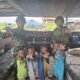 Outing class Satgas Yonif 521/DY Belajar Mengajar Terbatas Kepada Anak Anak di Distrik Elelim