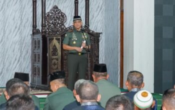43 Orang Jamaah Umroh diberangkatkan Mayjend TNI Rudy Saladin M.A