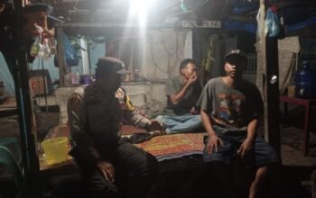 BHABINKAMTIBMAS POLSEK PKL. BRANDAN CEK POSKAMLING, AJAK WARGA AKTIF JAGA LINGKUNGAN