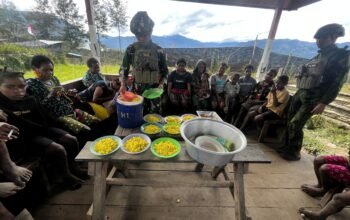 Hangatnya Iman dan Rasa, Dalam Pelukan Damai di Pos Satgas TNI