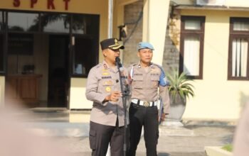 Kapolres Kediri Pimpin Pelaksanaan Apel Pagi di Polsek Plemahan