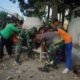 Kompak…!! Satgas TMMD Reguler Ke-125 Kodim 0735/Surakarta Bersama Warga Pindahkan Mesin Molen