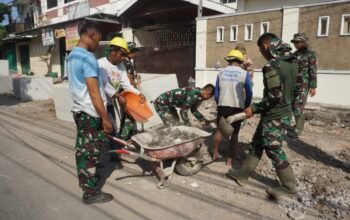 Angkong Menjadi Alat Favorit Dalam TMMD Reguler Ke-125 Kodim 0735/Surakarta